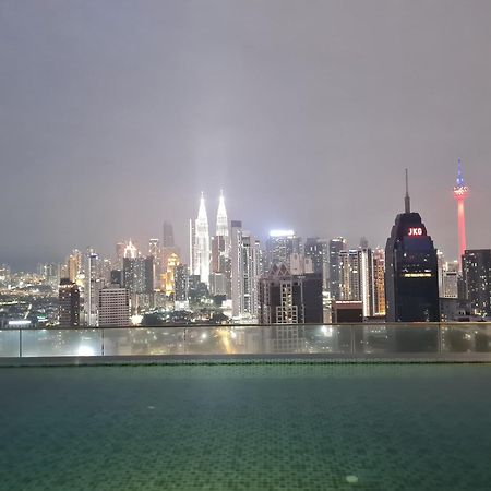 Hostel At Regalia Sky Pool 쿠알라룸푸르 외부 사진