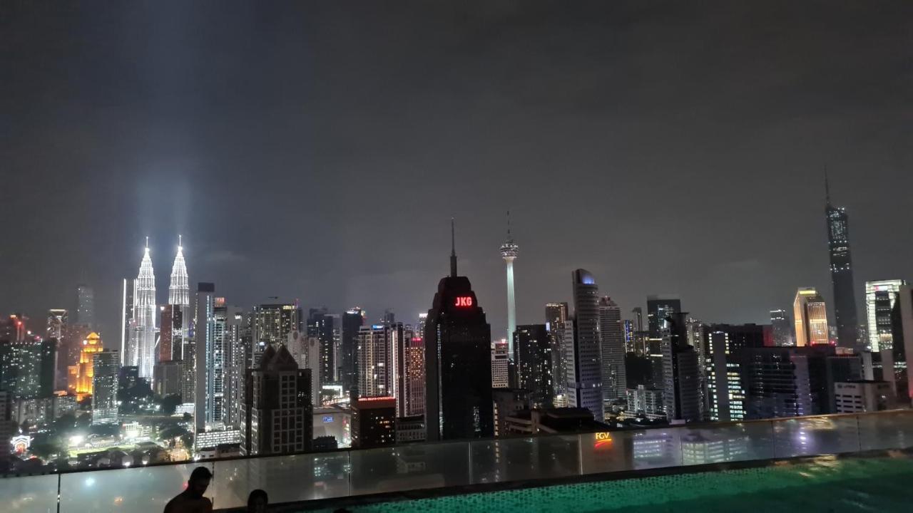 Hostel At Regalia Sky Pool 쿠알라룸푸르 외부 사진