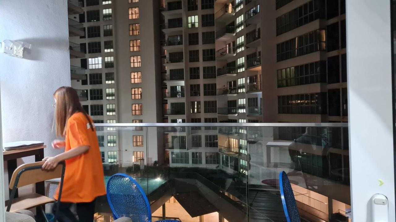 Hostel At Regalia Sky Pool 쿠알라룸푸르 외부 사진