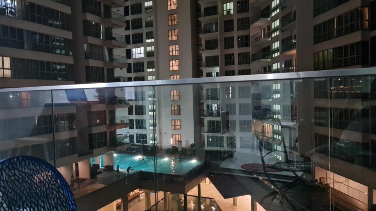Hostel At Regalia Sky Pool 쿠알라룸푸르 외부 사진