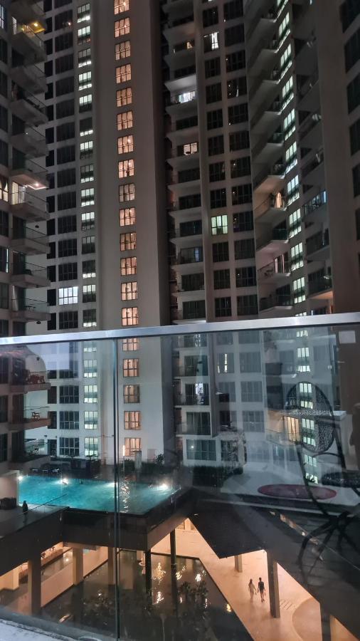 Hostel At Regalia Sky Pool 쿠알라룸푸르 외부 사진