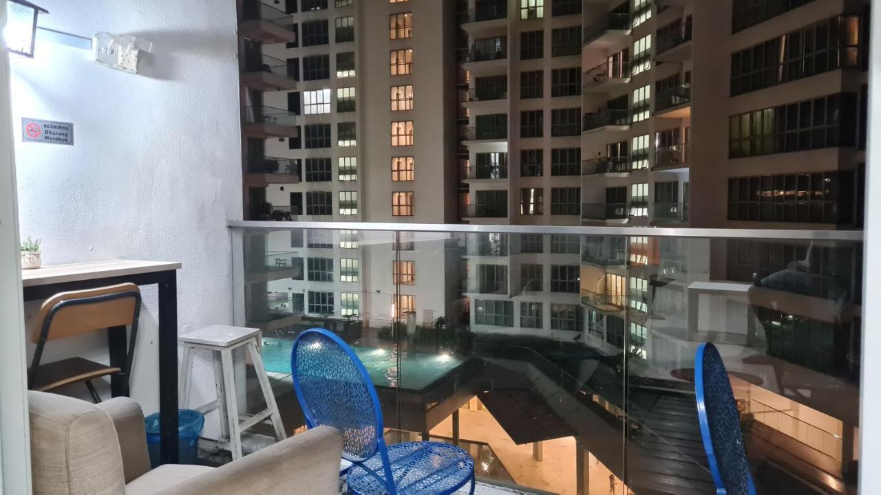 Hostel At Regalia Sky Pool 쿠알라룸푸르 외부 사진