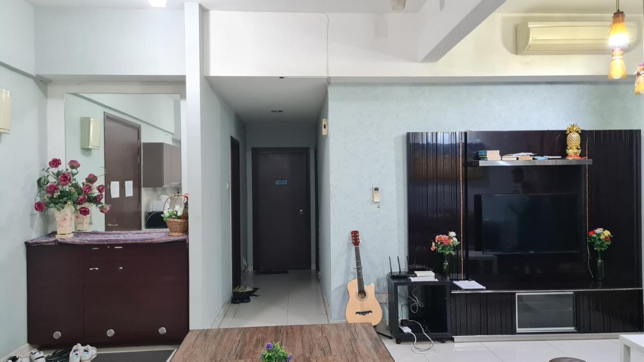 Hostel At Regalia Sky Pool 쿠알라룸푸르 외부 사진