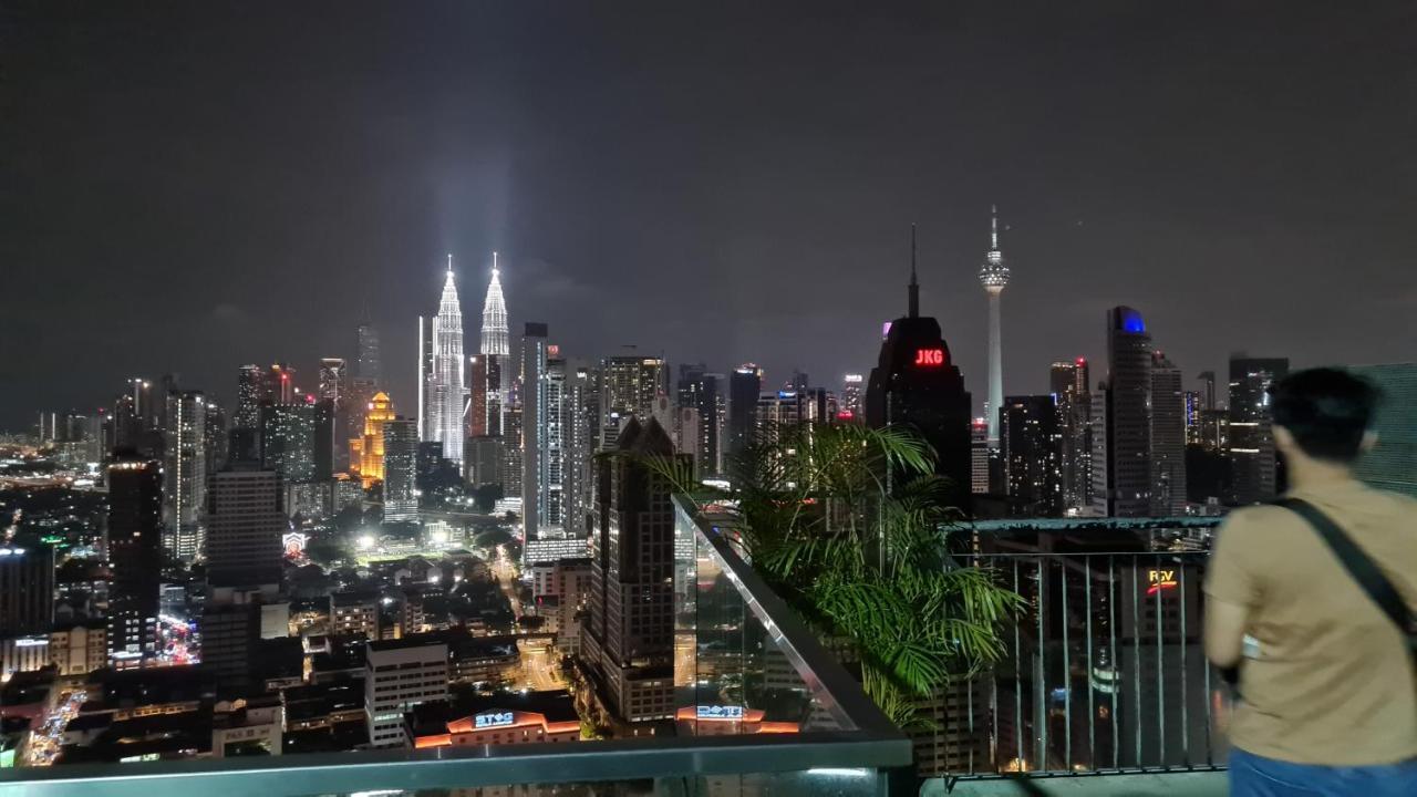 Hostel At Regalia Sky Pool 쿠알라룸푸르 외부 사진